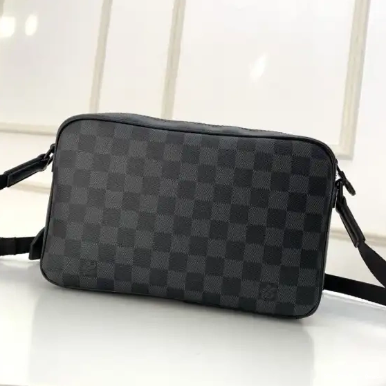 Aaa replica bags MESSENGER UTILITY BAG LOUIS VUITTON 0703